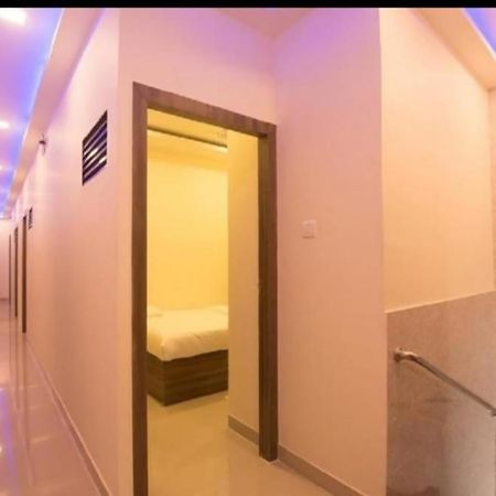 Hotel Golden Galaxy Mumbai Exterior photo
